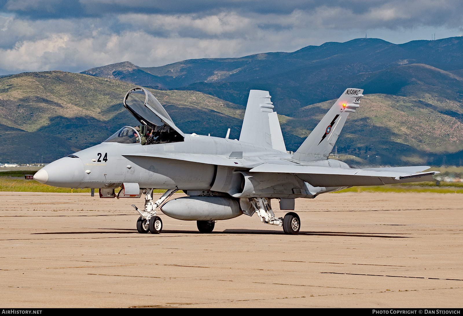 Aircraft Photo of 163470 | McDonnell Douglas F/A-18C Hornet | USA - Navy | AirHistory.net #280831