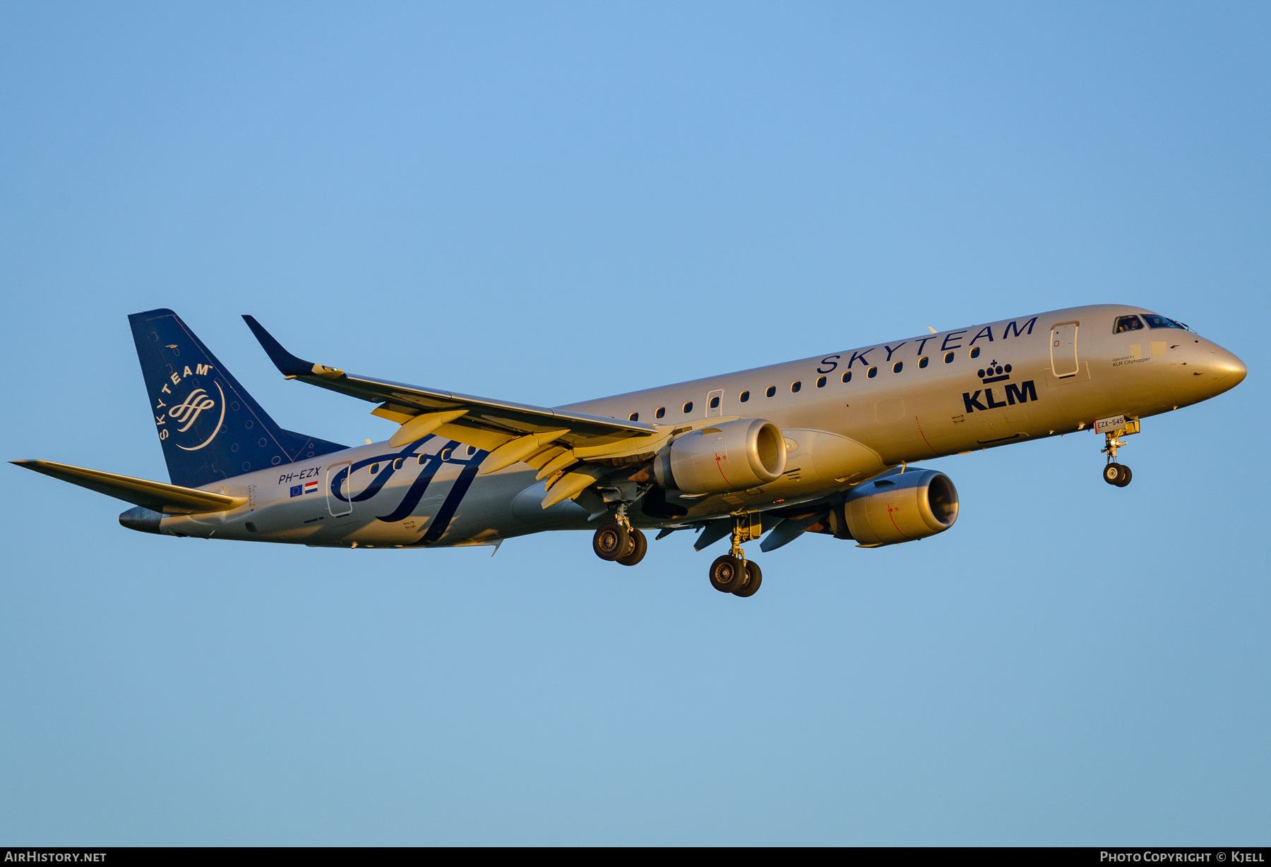 Aircraft Photo of PH-EZX | Embraer 190STD (ERJ-190-100STD) | KLM - Royal Dutch Airlines | AirHistory.net #280841