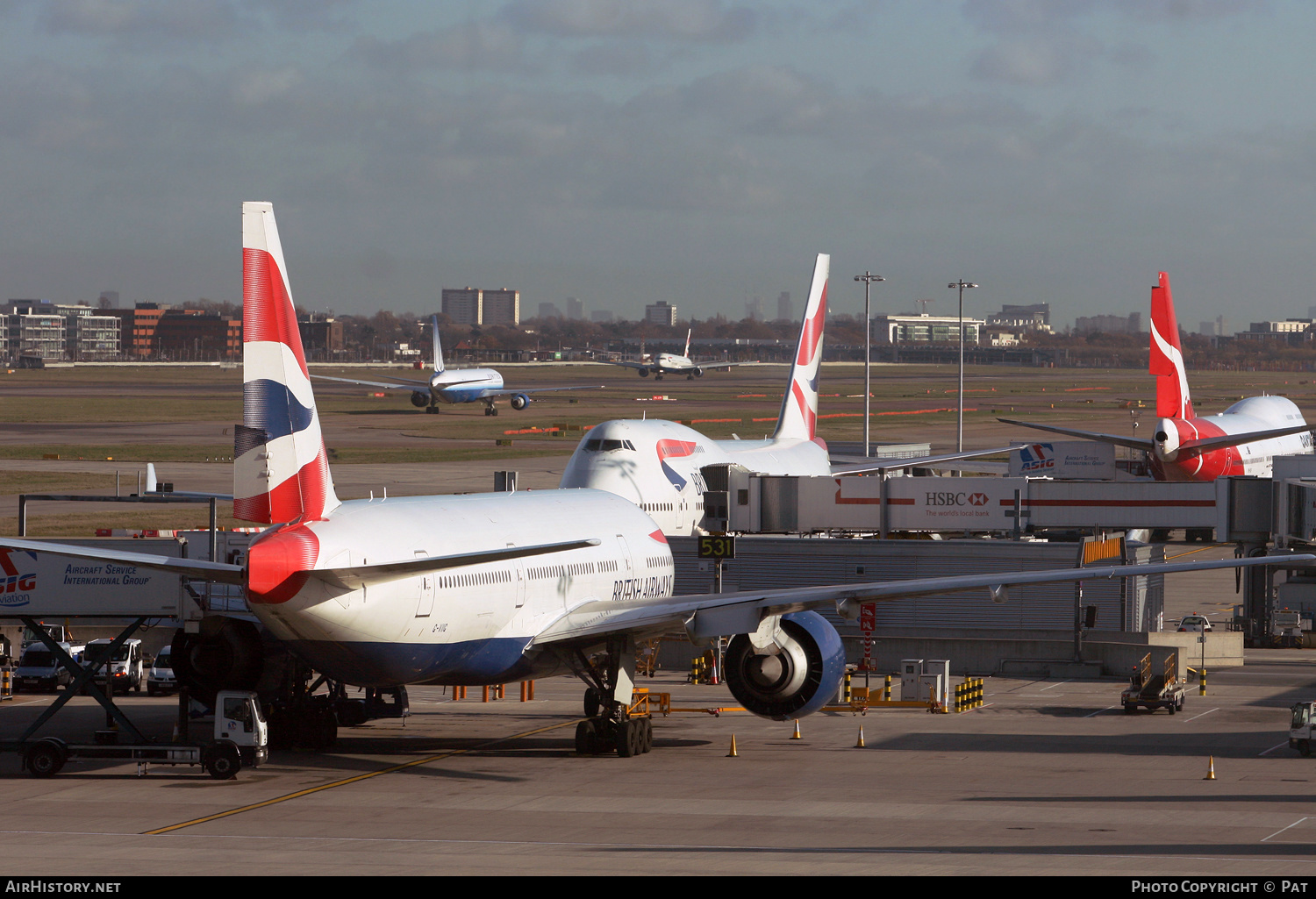 Airport photo of London - Heathrow (EGLL / LHR) in England, United Kingdom | AirHistory.net #281045