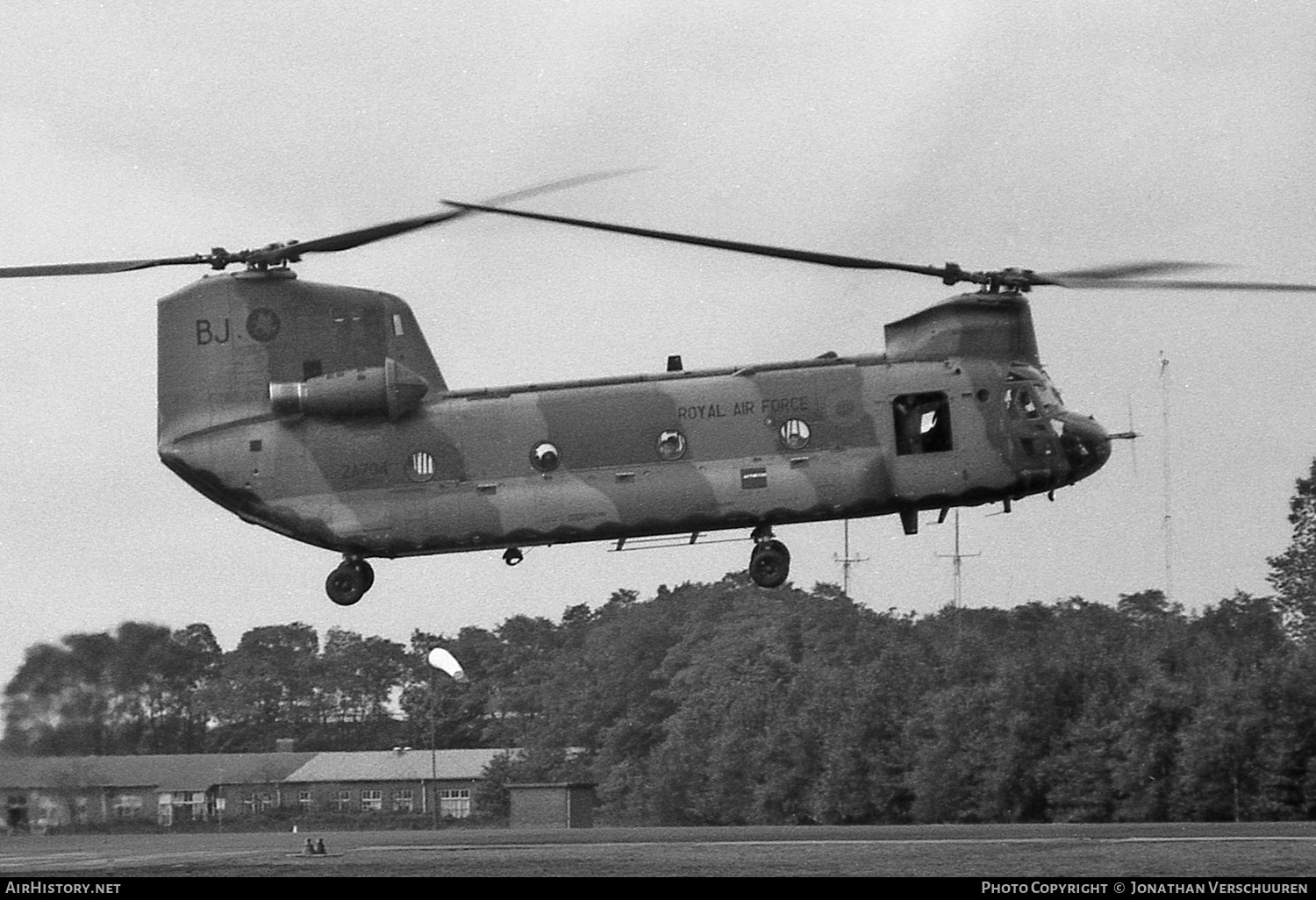 Aircraft Photo of ZA704 | Boeing Vertol Chinook HC1 (352) | UK - Air Force | AirHistory.net #281107