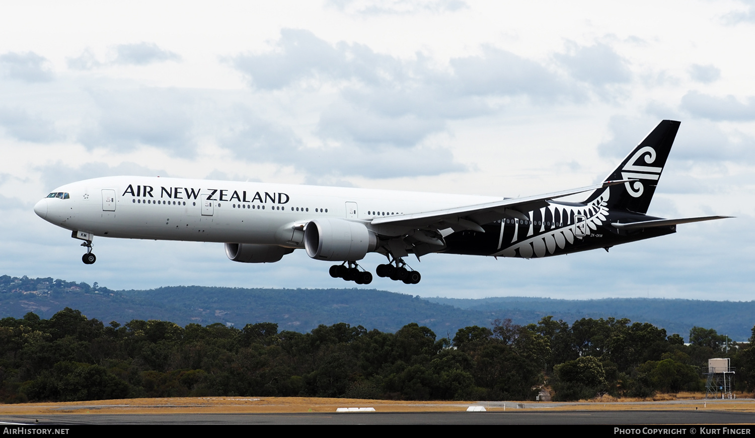 Aircraft Photo of ZK-OKM | Boeing 777-319/ER | Air New Zealand | AirHistory.net #281111