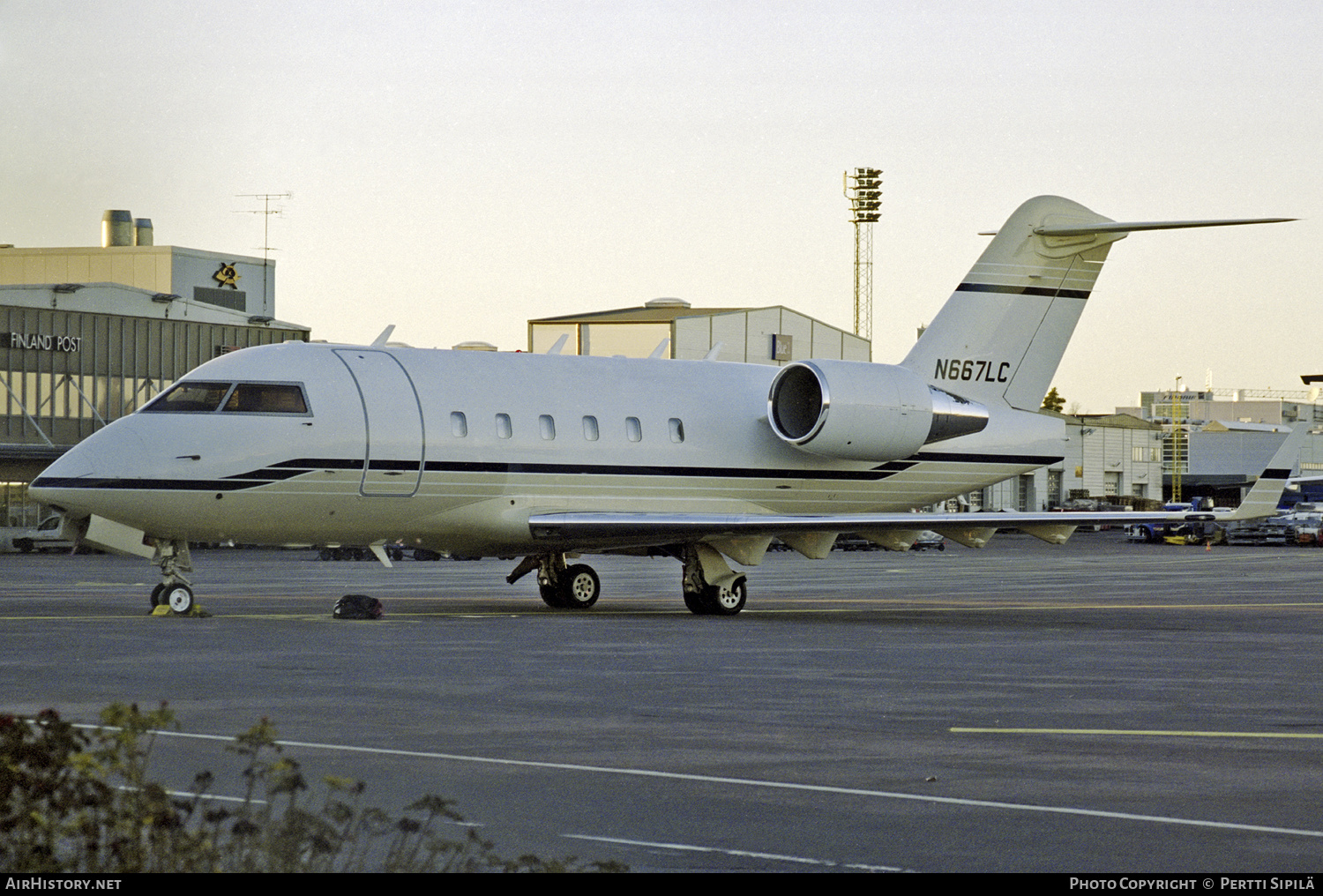 Aircraft Photo of N667LC | Canadair Challenger 604 (CL-600-2B16) | AirHistory.net #281114