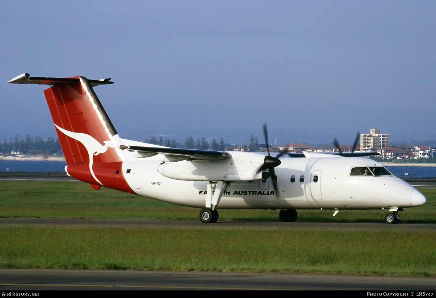 Aircraft Photo of VH-TQT | De Havilland Canada DHC-8-102A Dash 8 | Eastern Australia Airlines | AirHistory.net #281164