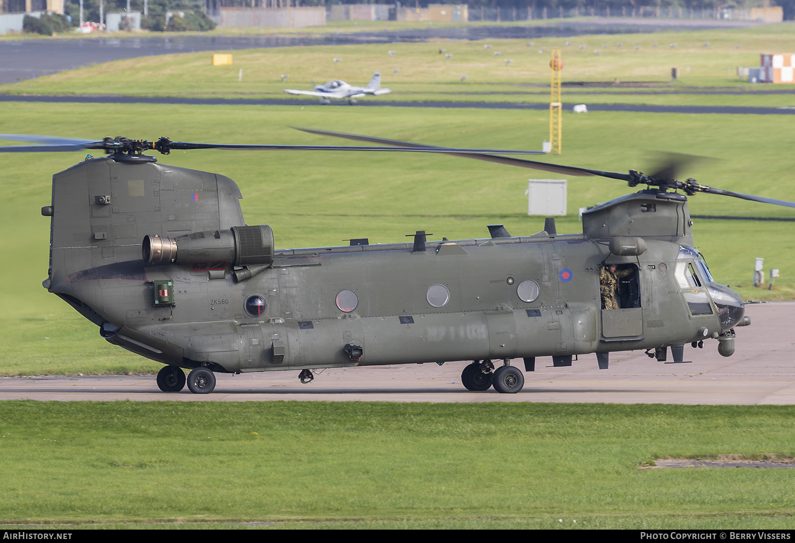 Aircraft Photo of ZK560 | Boeing Chinook HC6 (352) | UK - Air Force | AirHistory.net #281182