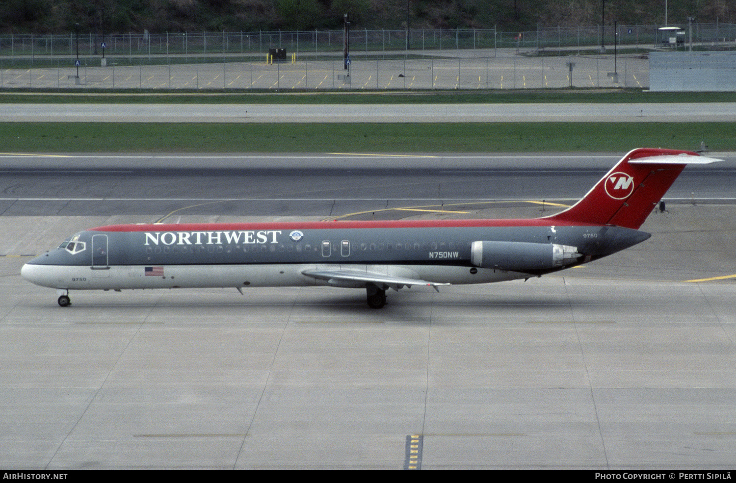 Aircraft Photo of N750NW | McDonnell Douglas DC-9-41 | Northwest Airlines | AirHistory.net #281244