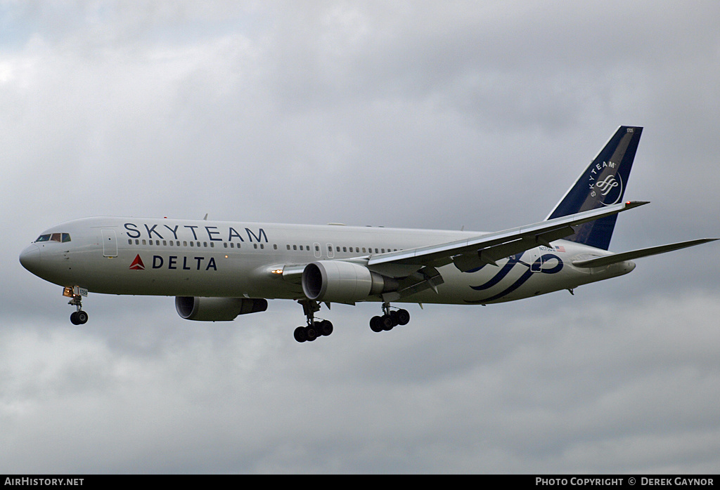 Aircraft Photo of N175DZ | Boeing 767-332/ER | Delta Air Lines | AirHistory.net #281381