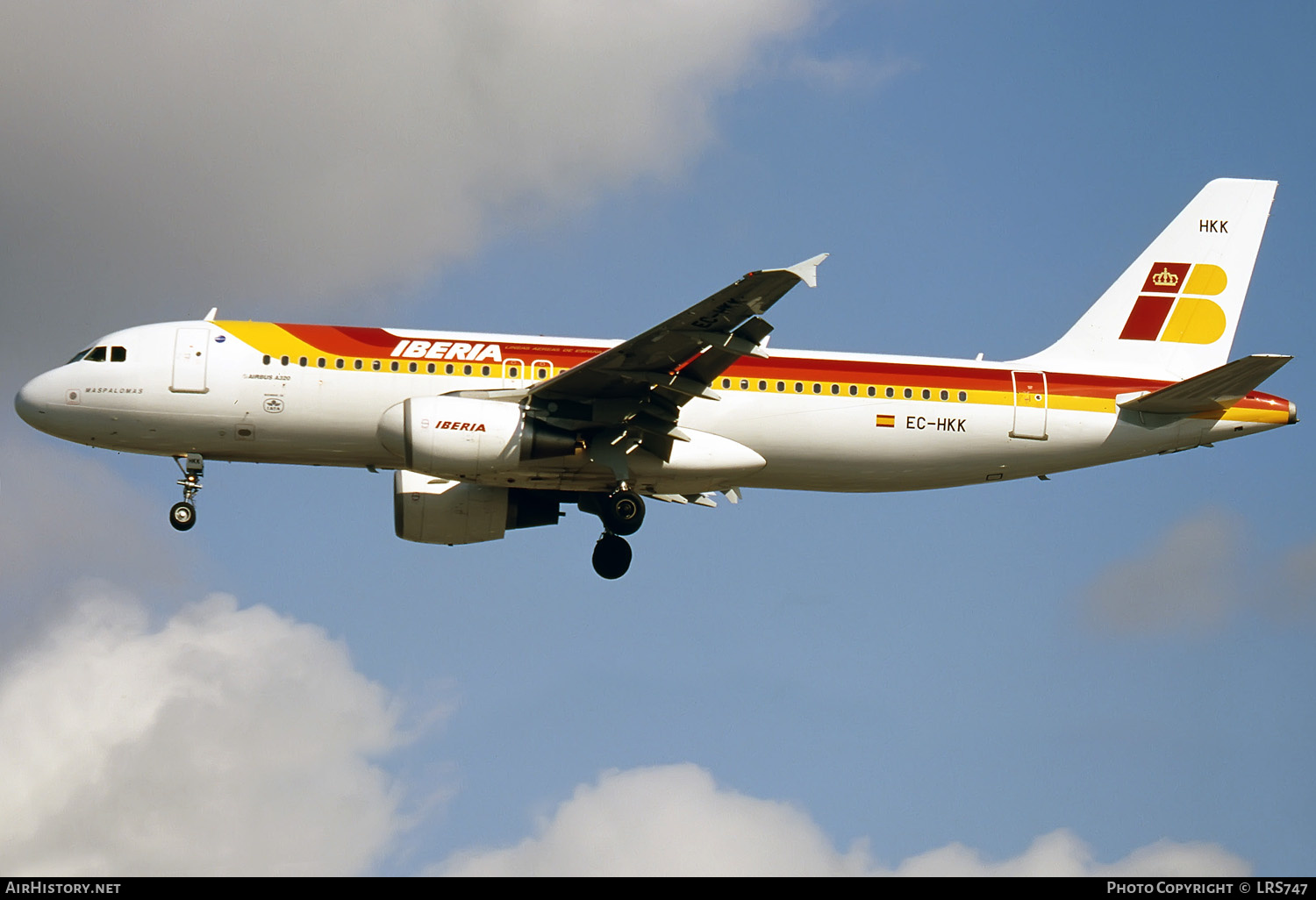 Aircraft Photo of EC-HKK | Airbus A320-214 | Iberia | AirHistory.net #281418