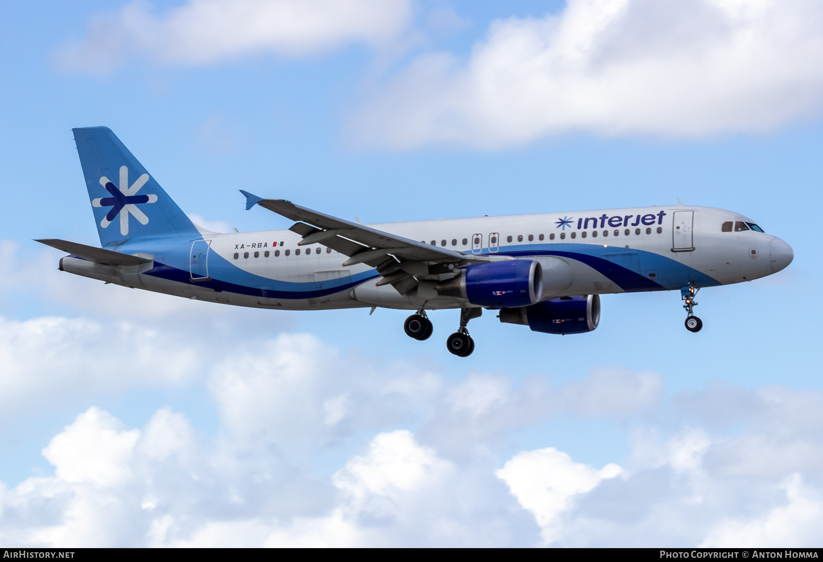 Aircraft Photo of XA-RBA | Airbus A320-214 | Interjet | AirHistory.net #281500