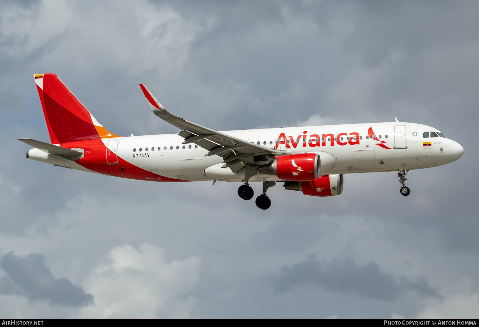 Aircraft Photo of N724AV | Airbus A320-214 | Avianca | AirHistory.net #281505