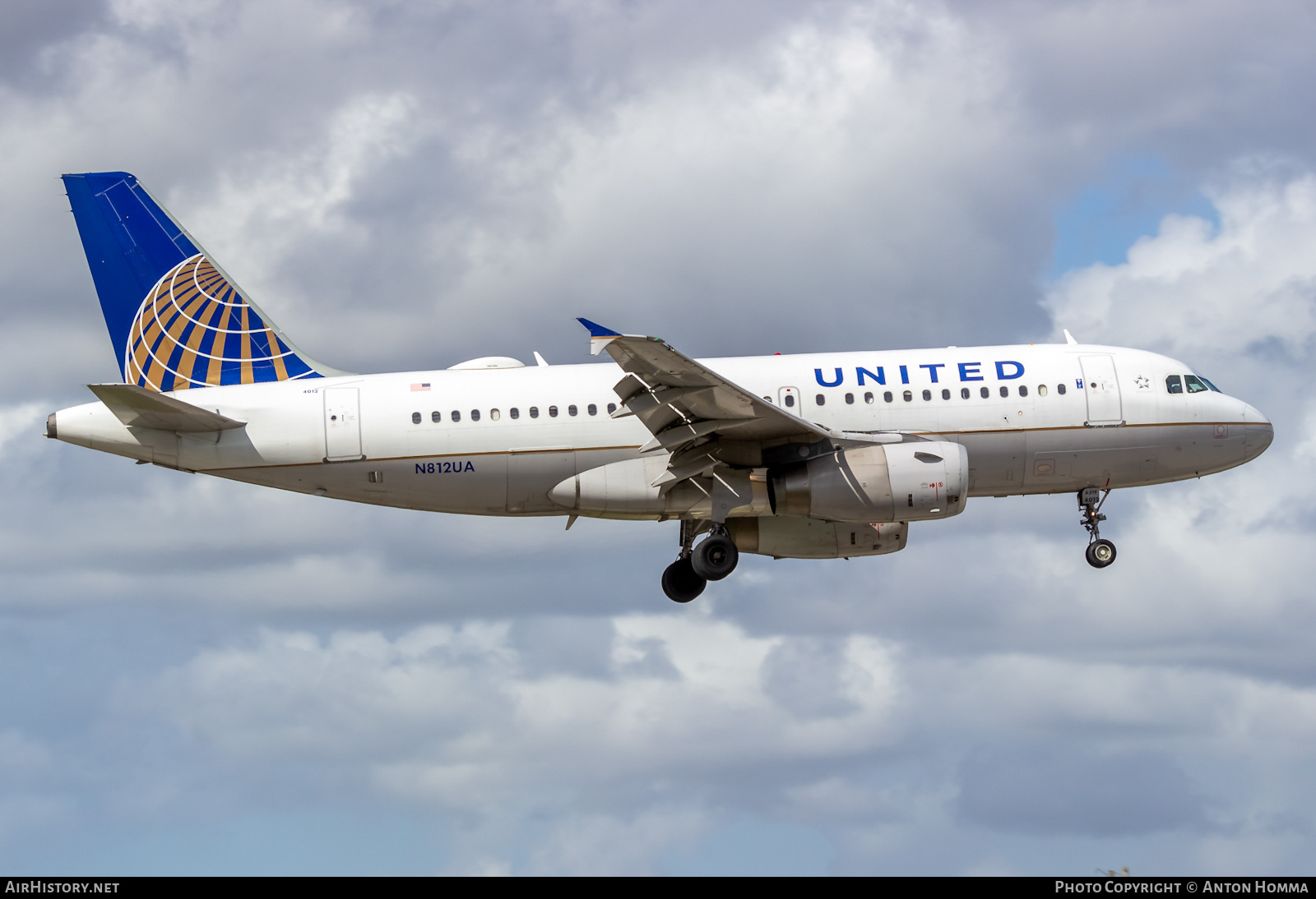 Aircraft Photo of N812UA | Airbus A319-132 | United Airlines | AirHistory.net #281509