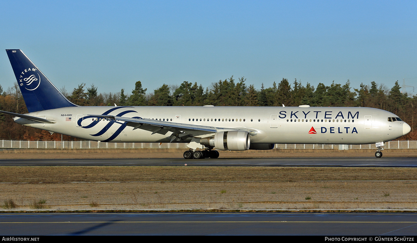 Aircraft Photo of N844MH | Boeing 767-432/ER | Delta Air Lines | AirHistory.net #281541