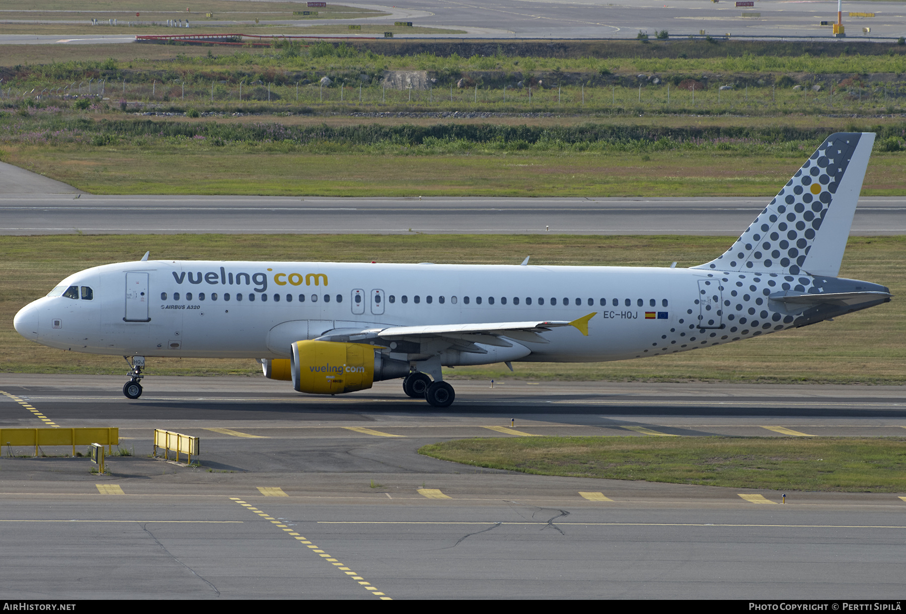 Aircraft Photo of EC-HQJ | Airbus A320-214 | Vueling Airlines | AirHistory.net #281591