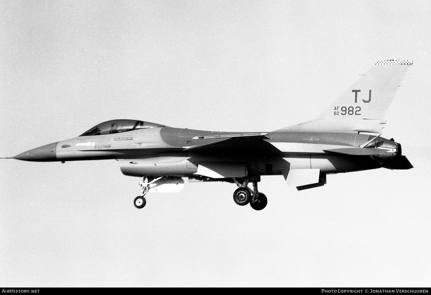 Aircraft Photo of 82-0982 / AF82-982 | General Dynamics F-16A Fighting Falcon | USA - Air Force | AirHistory.net #281596