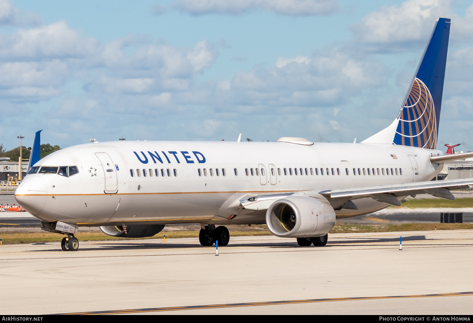Aircraft Photo of N69847 | Boeing 737-924/ER | United Airlines | AirHistory.net #281615