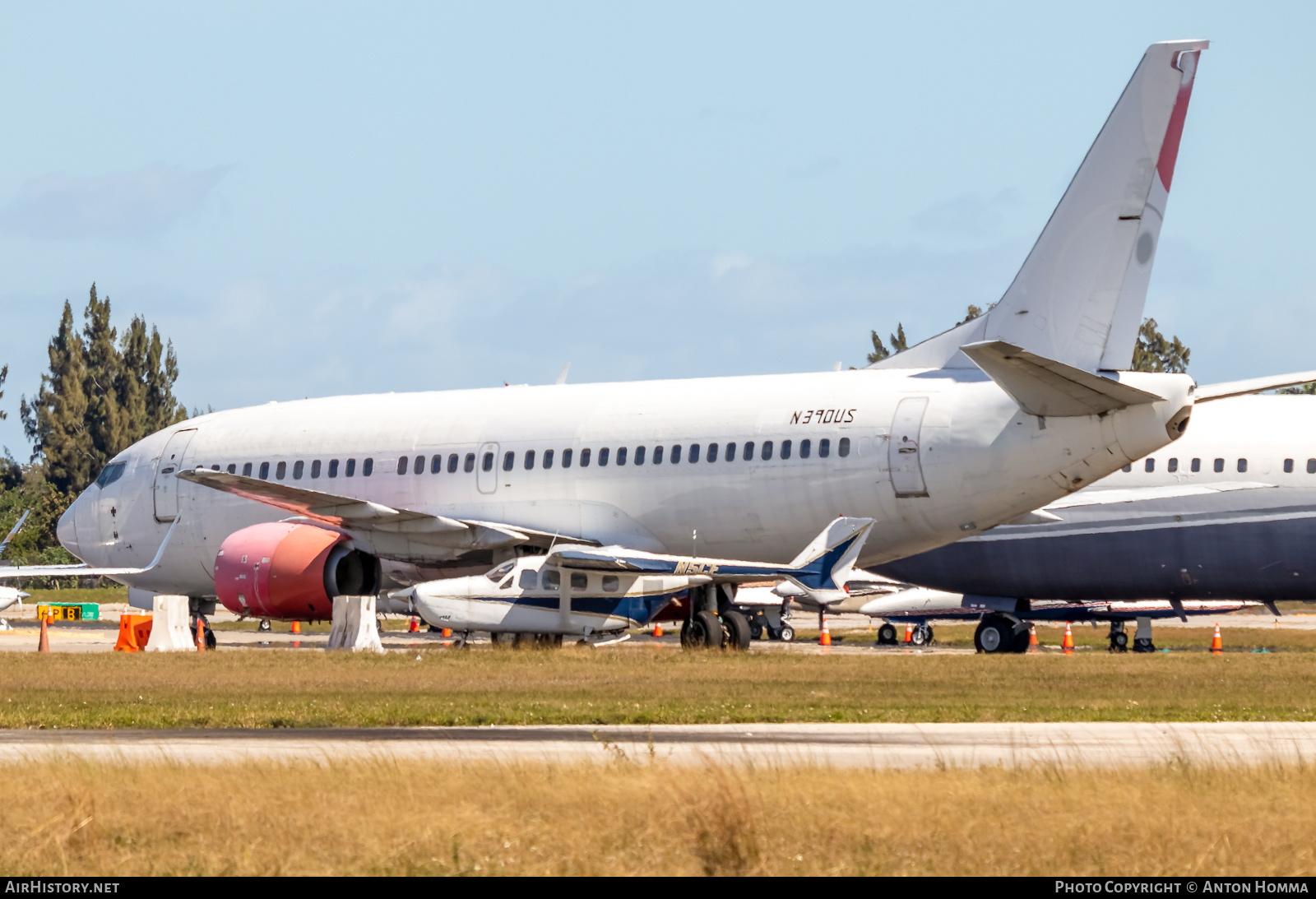 Aircraft Photo of N390US | Boeing 737-3B7 | AirHistory.net #281764