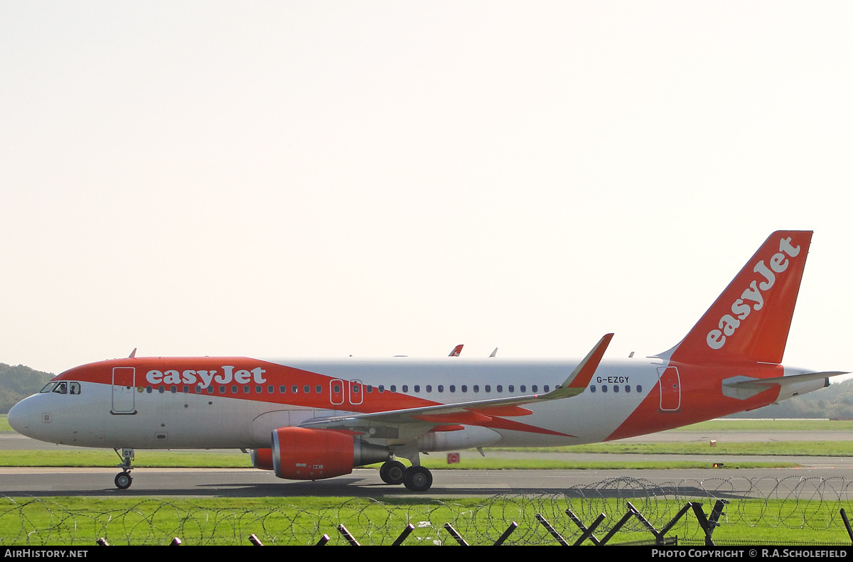Aircraft Photo of G-EZGY | Airbus A320-214 | EasyJet | AirHistory.net #281824