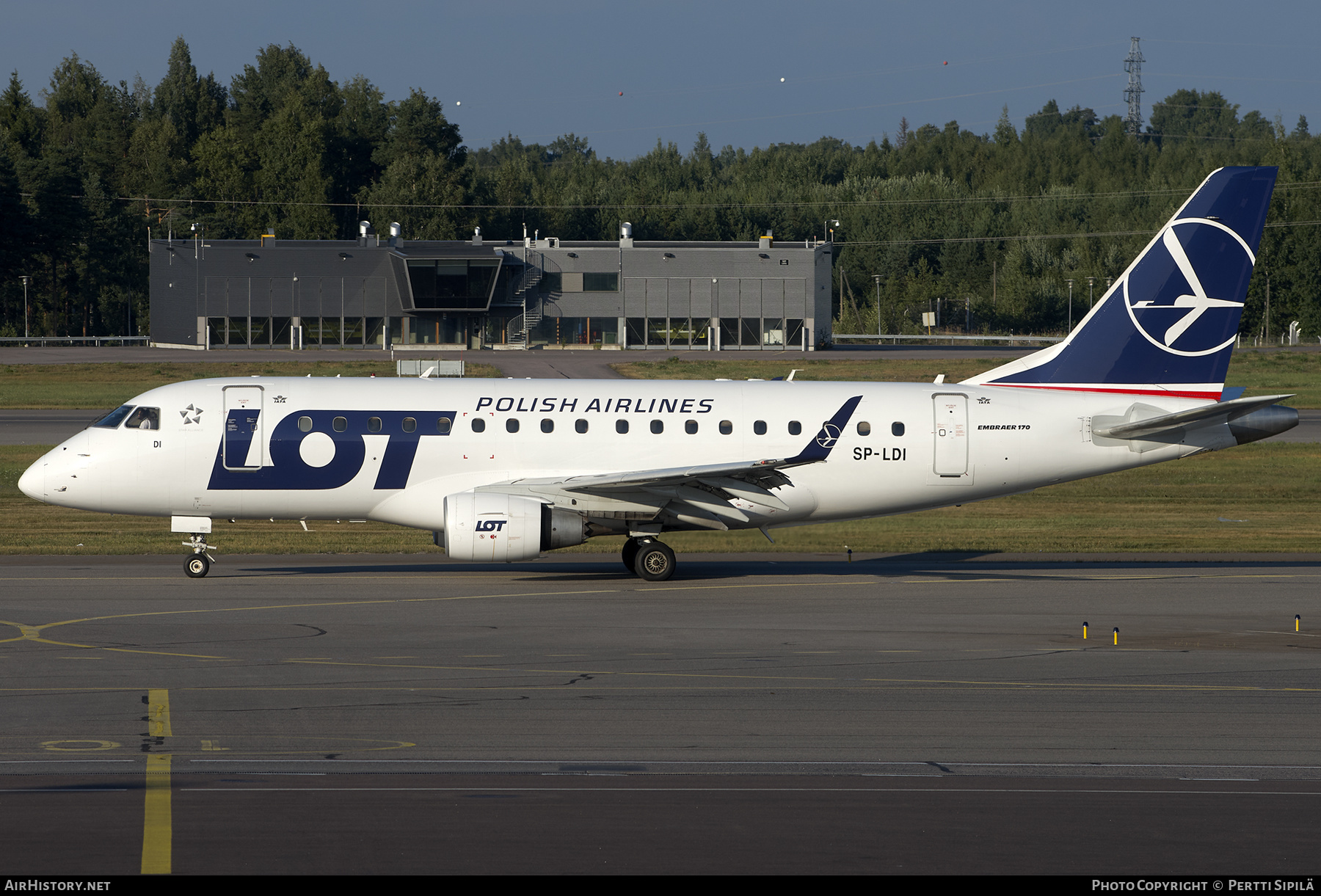 Aircraft Photo of SP-LDI | Embraer 170LR (ERJ-170-100LR) | LOT Polish Airlines - Polskie Linie Lotnicze | AirHistory.net #281831