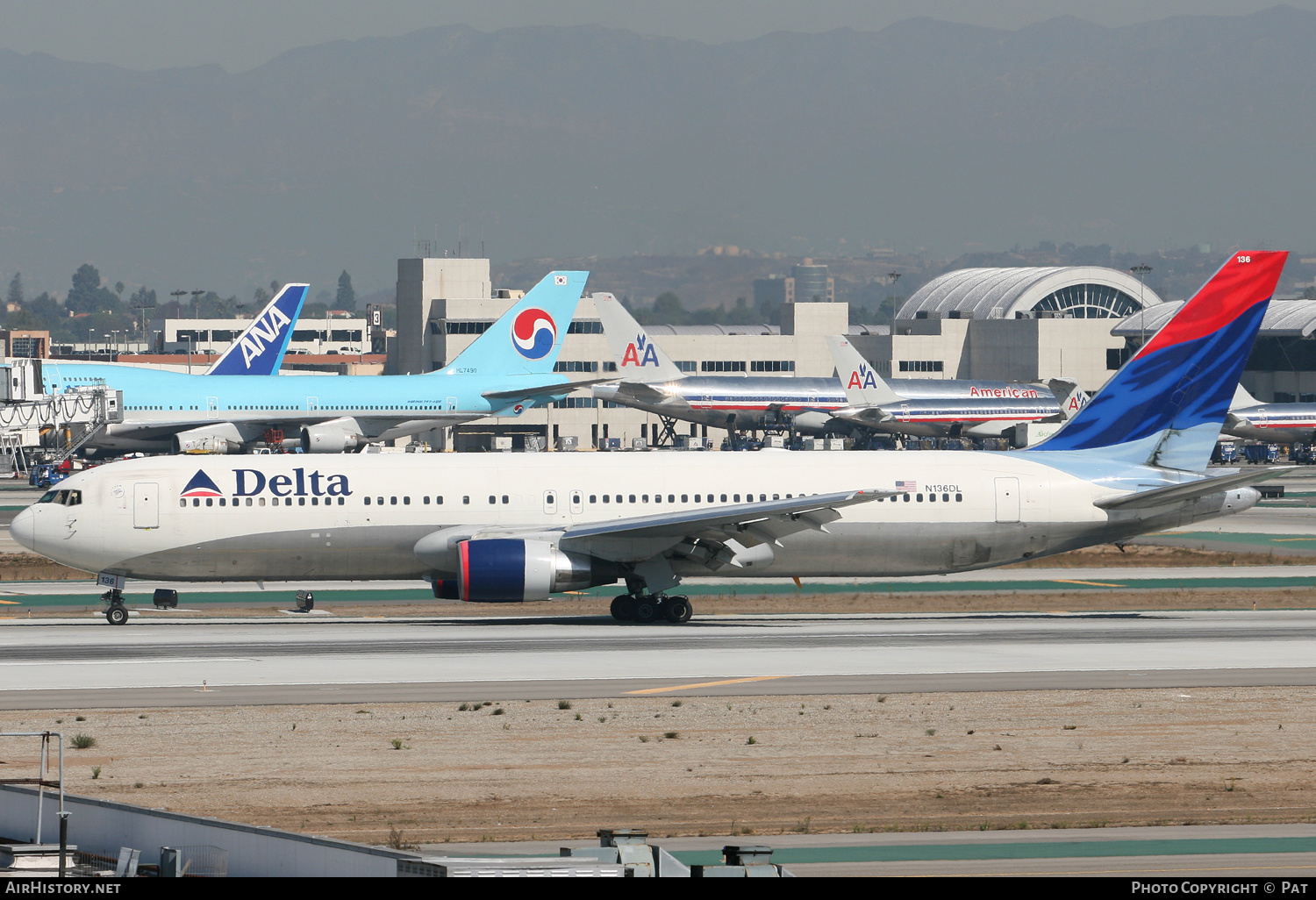 Aircraft Photo of N136DL | Boeing 767-332 | Delta Air Lines | AirHistory.net #281904