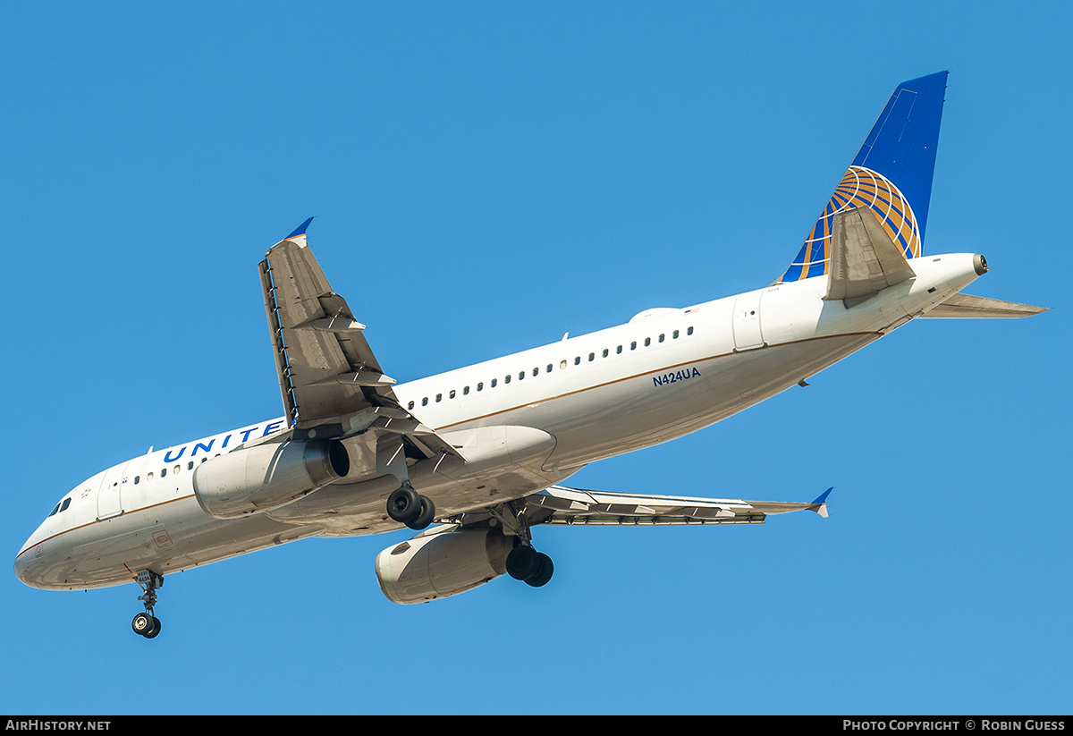 Aircraft Photo of N424UA | Airbus A320-232 | United Airlines | AirHistory.net #281923