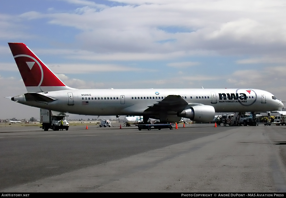 Aircraft Photo of N509US | Boeing 757-251 | Northwest Airlines | AirHistory.net #281951
