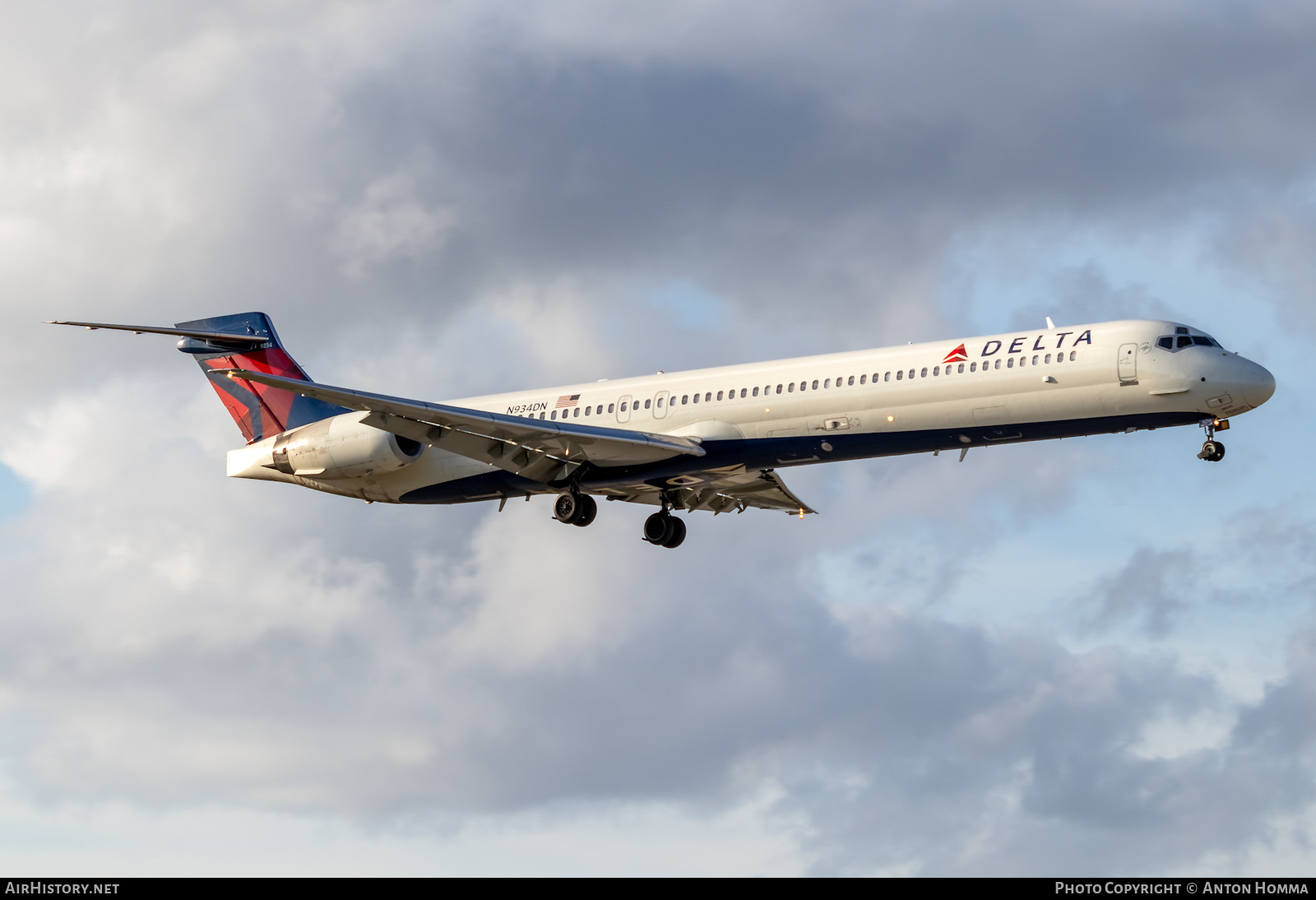 Aircraft Photo of N934DN | McDonnell Douglas MD-90-30 | Delta Air Lines | AirHistory.net #282005