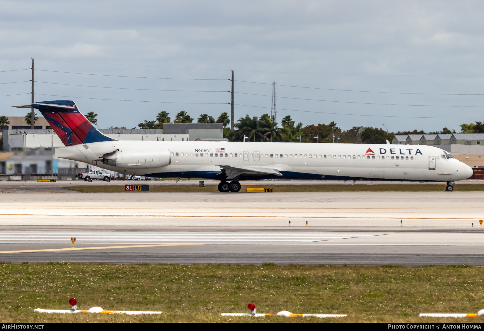 Aircraft Photo of N908DE | McDonnell Douglas MD-88 | Delta Air Lines | AirHistory.net #282008