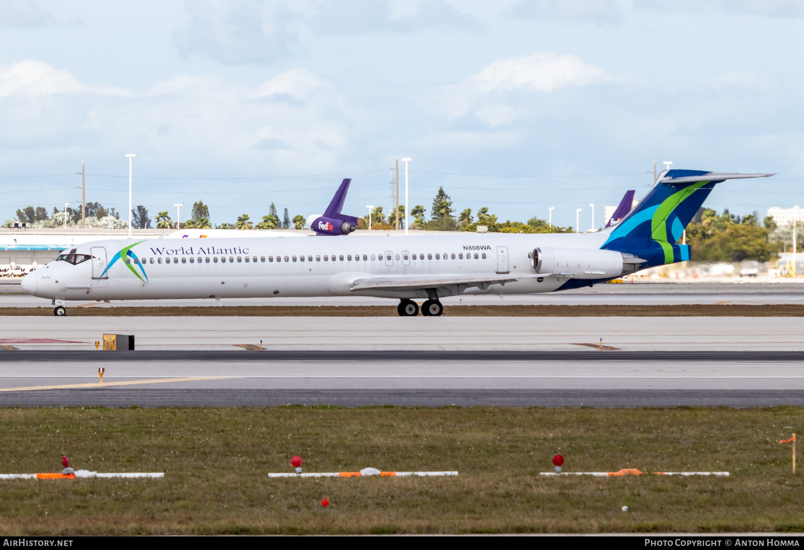 Aircraft Photo of N808WA | McDonnell Douglas MD-83 (DC-9-83) | World Atlantic Airlines | AirHistory.net #282009