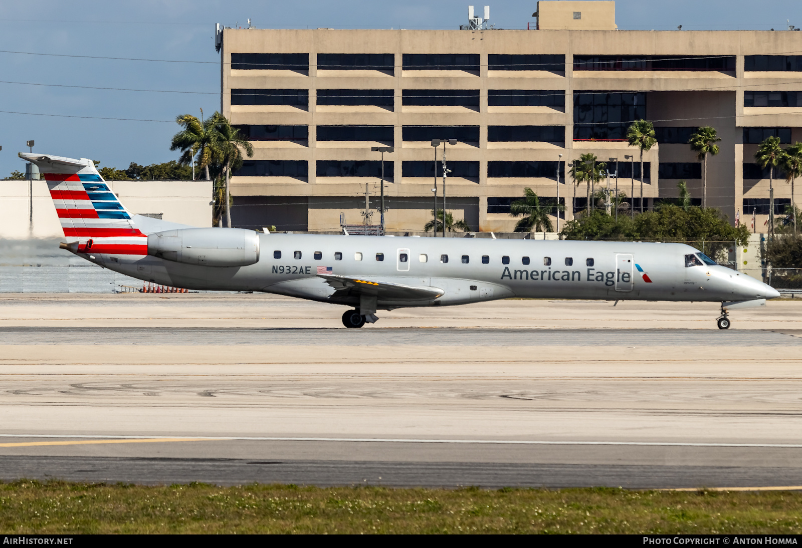 Aircraft Photo of N932AE | Embraer ERJ-145LR (EMB-145LR) | American Eagle | AirHistory.net #282012