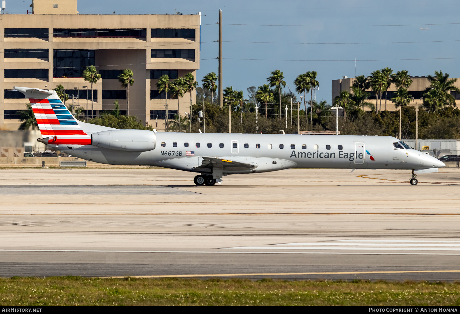 Aircraft Photo of N667GB | Embraer ERJ-145LR (EMB-145LR) | American Eagle | AirHistory.net #282015