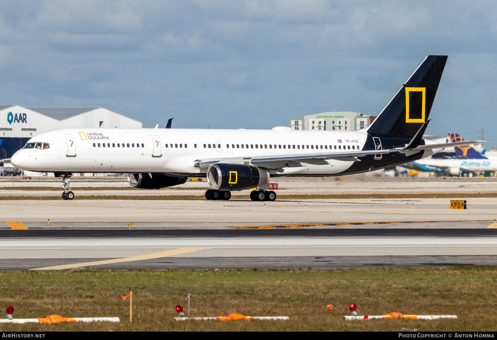 Aircraft Photo of TF-FIS | Boeing 757-256 | National Geographic | AirHistory.net #282018