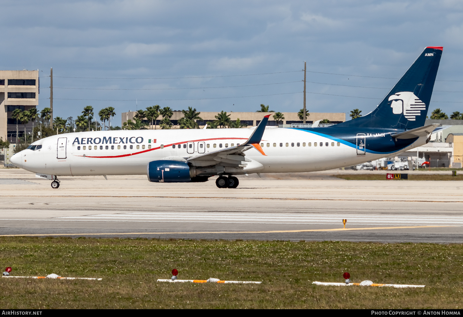 Aircraft Photo of XA-AMN | Boeing 737-852 | AeroMéxico | AirHistory.net #282077