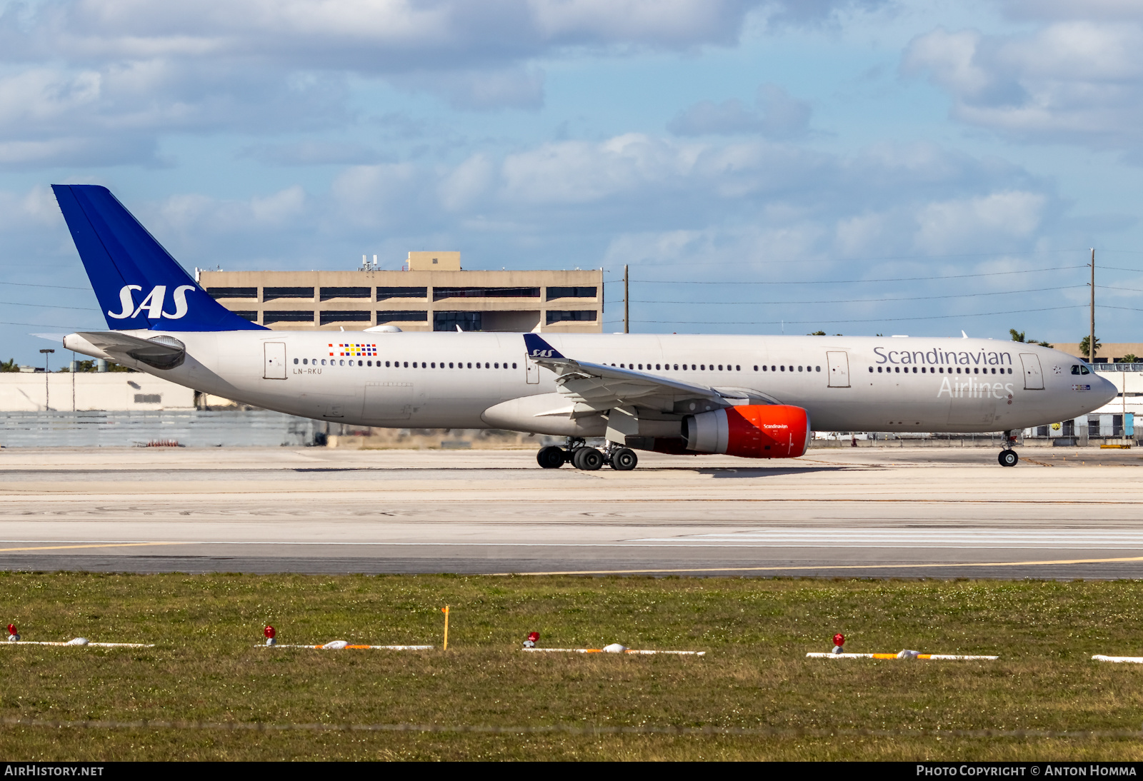 Aircraft Photo of LN-RKU | Airbus A330-343E | Scandinavian Airlines - SAS | AirHistory.net #282087