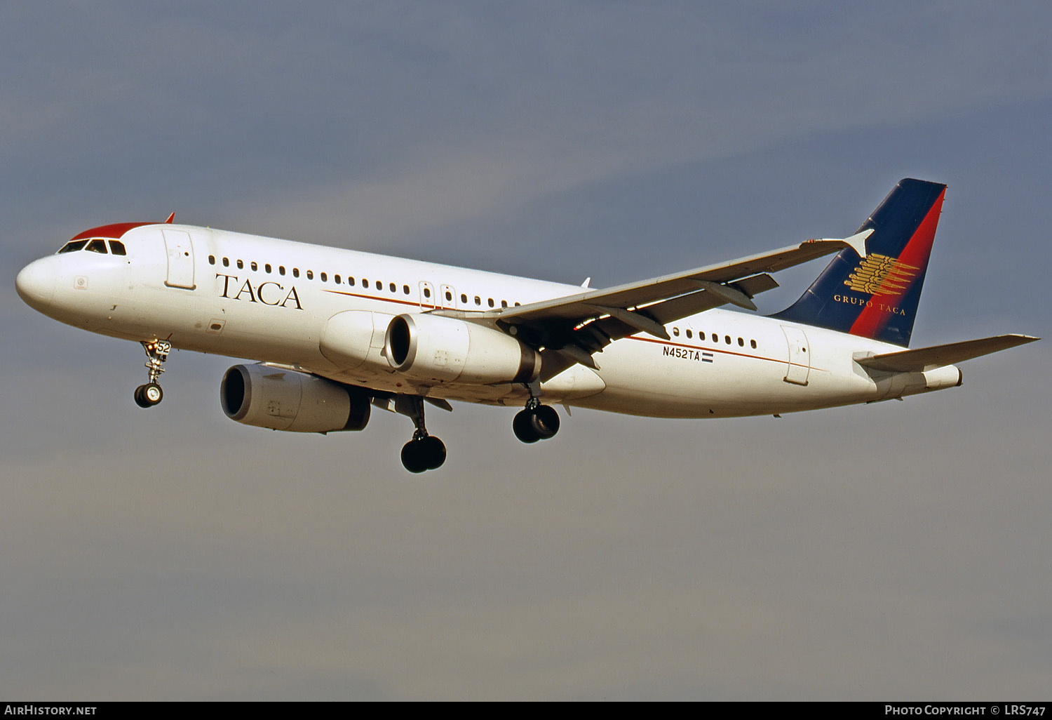 Aircraft Photo of N452TA | Airbus A320-233 | TACA - Transportes Aéreos Centro Americanos | AirHistory.net #282183