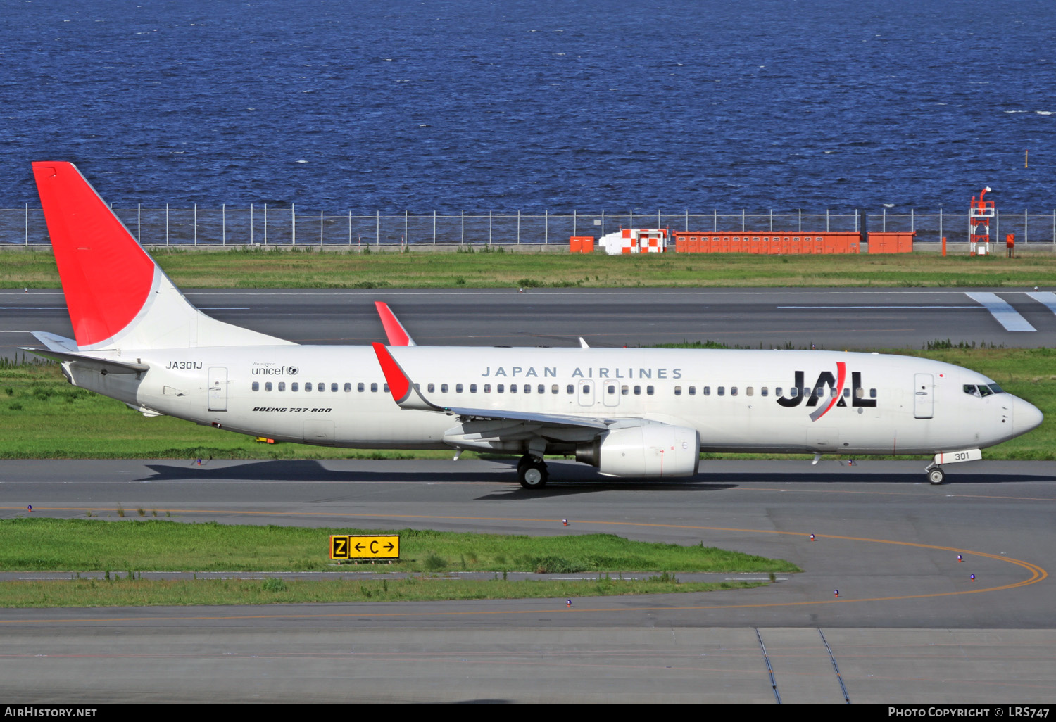 Aircraft Photo of JA301J | Boeing 737-846 | Japan Airlines - JAL | AirHistory.net #282352
