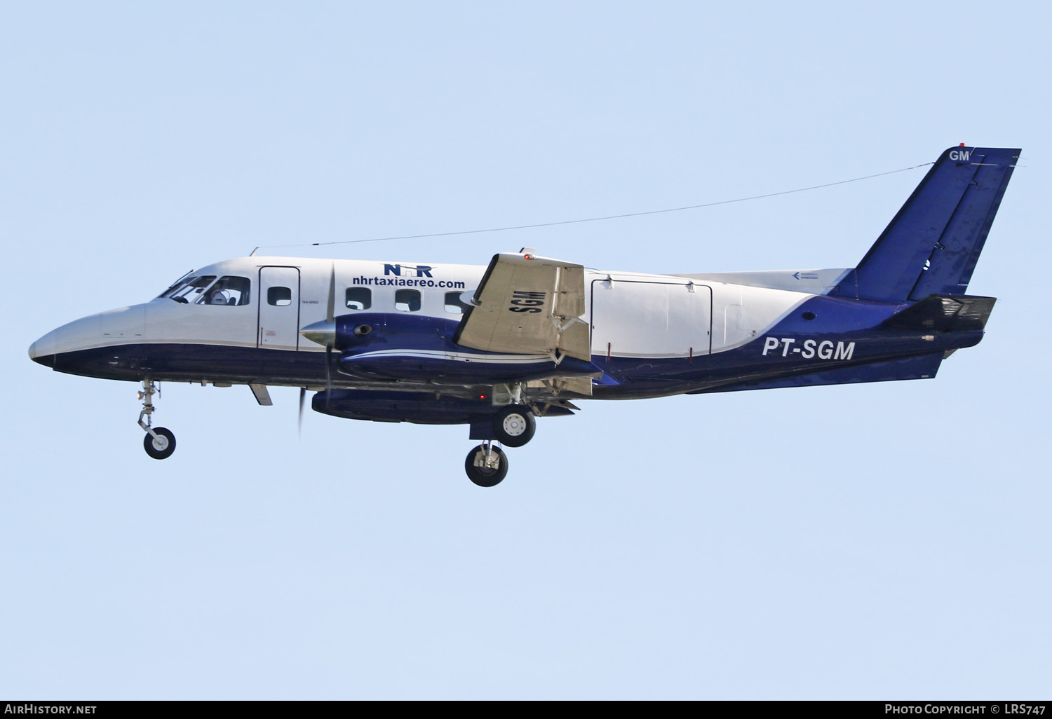 Aircraft Photo of PT-SGM | Embraer EMB-110P1 Bandeirante | NHR Táxi Aéreo | AirHistory.net #282401