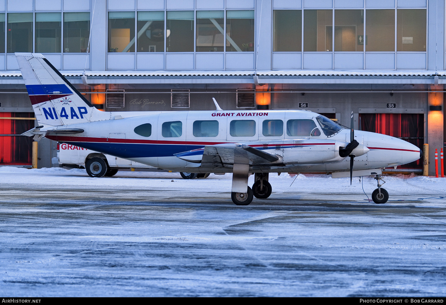 Aircraft Photo of N14AP | Piper PA-31-350 Navajo Chieftain | Grant Aviation | AirHistory.net #282429