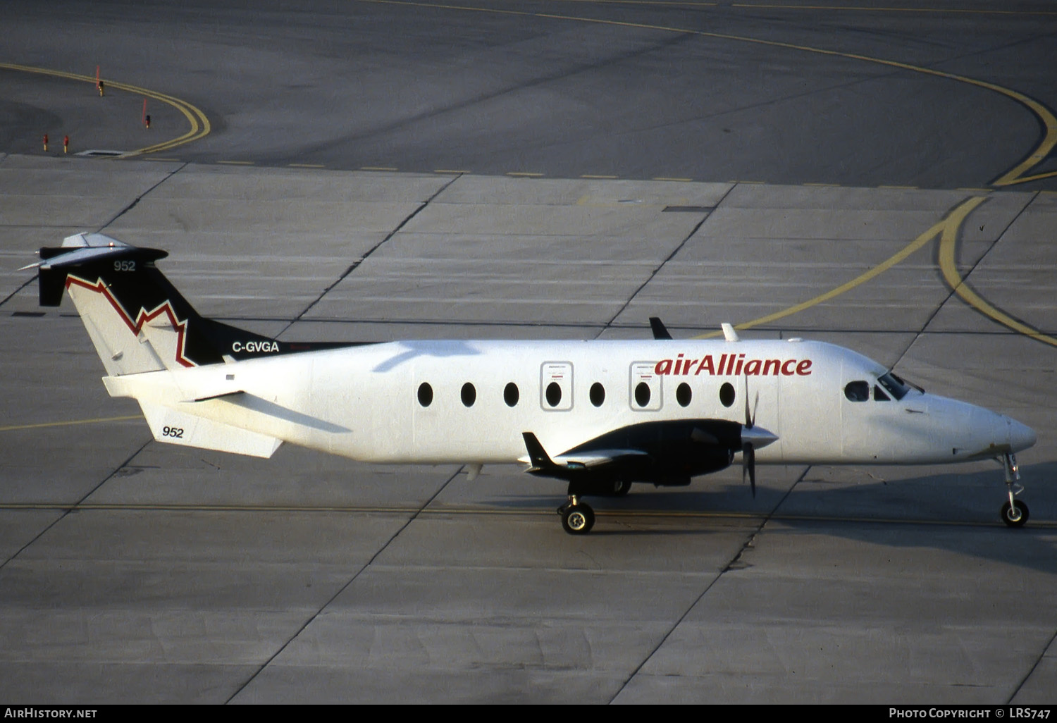 Aircraft Photo of C-GVGA | Raytheon 1900D | Air Alliance | AirHistory.net #282651