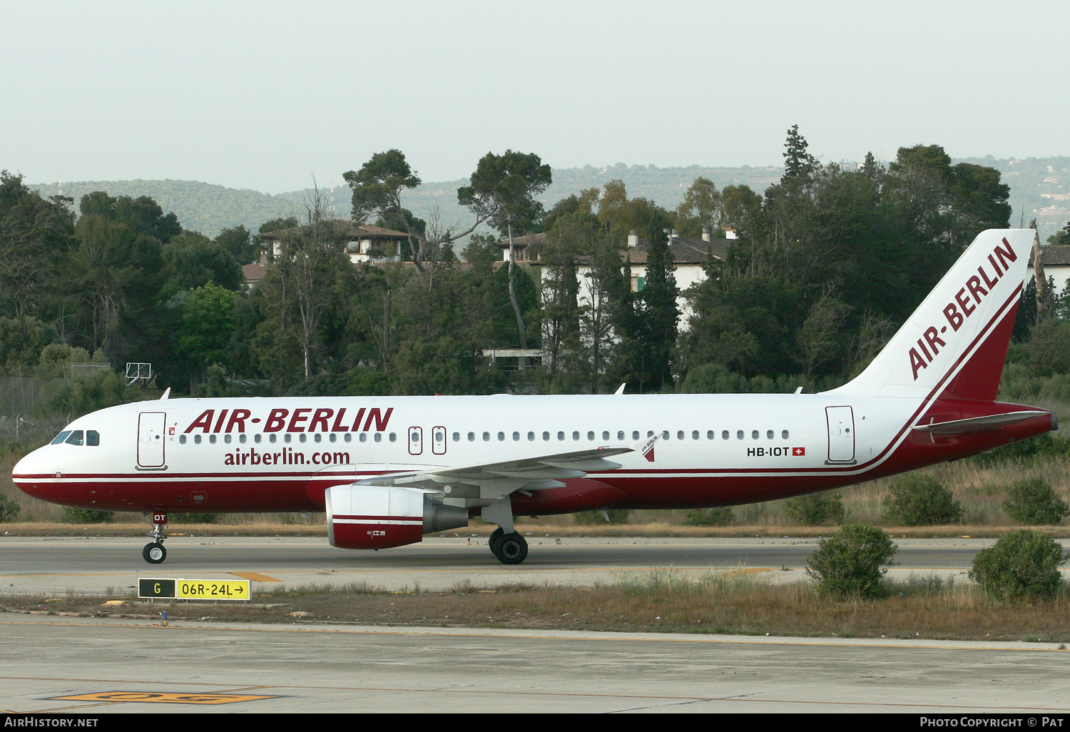 Aircraft Photo of HB-IOT | Airbus A320-214 | Air Berlin | AirHistory.net #282671