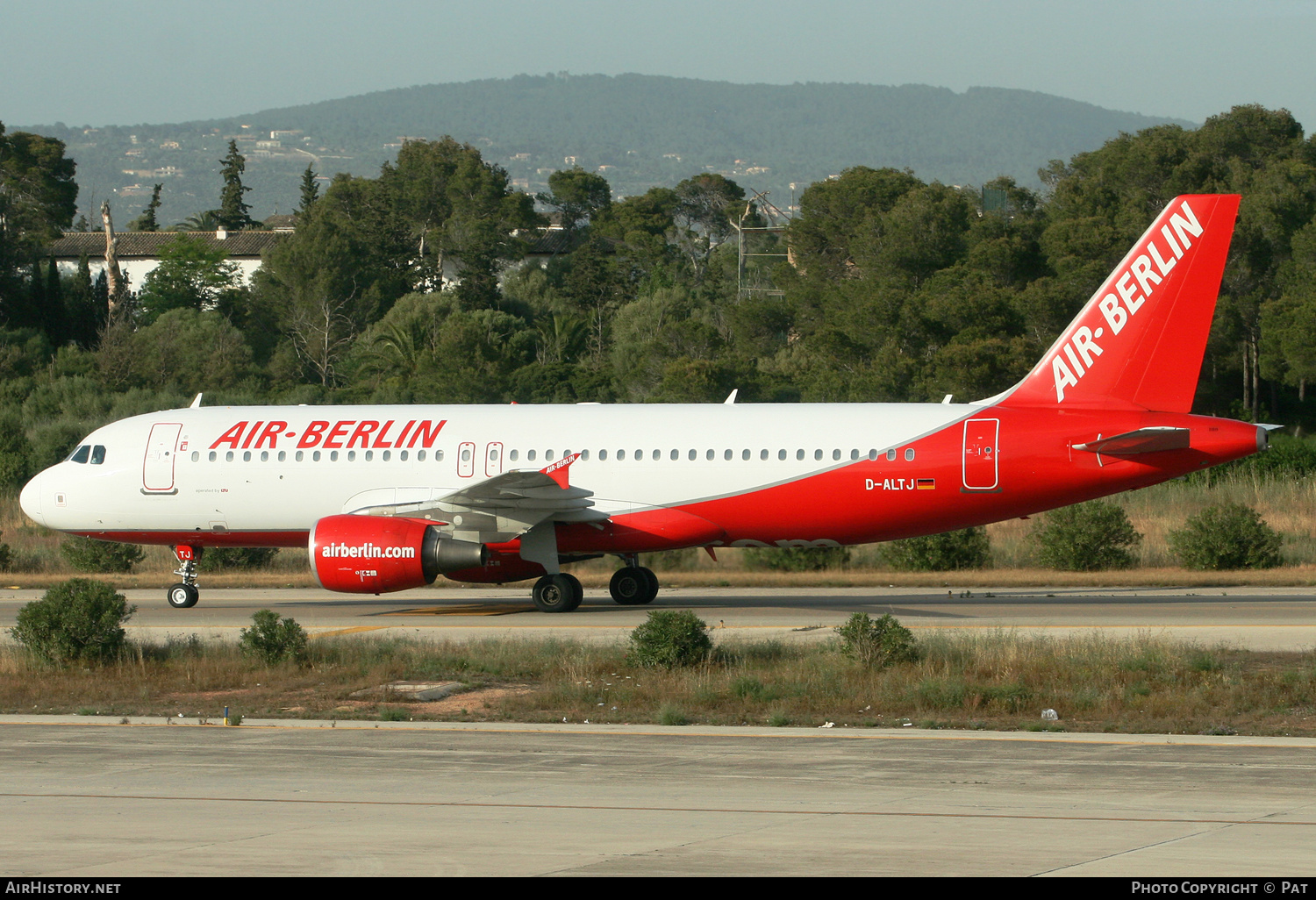 Aircraft Photo of D-ALTJ | Airbus A320-214 | Air Berlin | AirHistory.net #282689