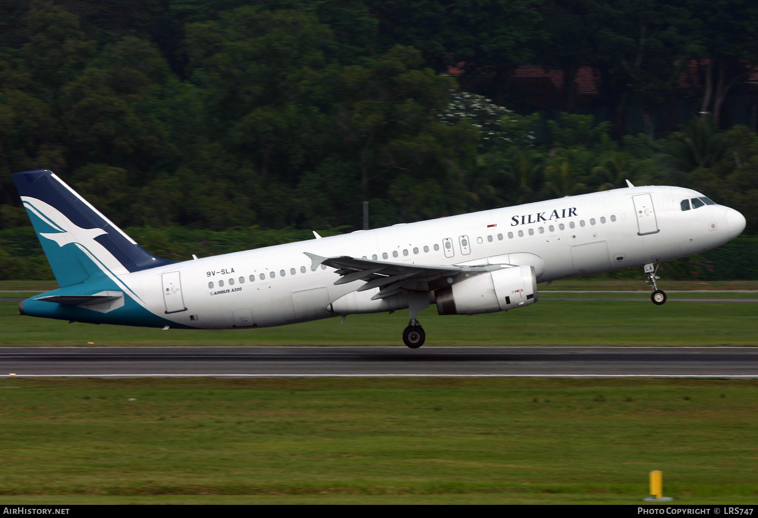 Aircraft Photo of 9V-SLA | Airbus A320-232 | SilkAir | AirHistory.net #282756