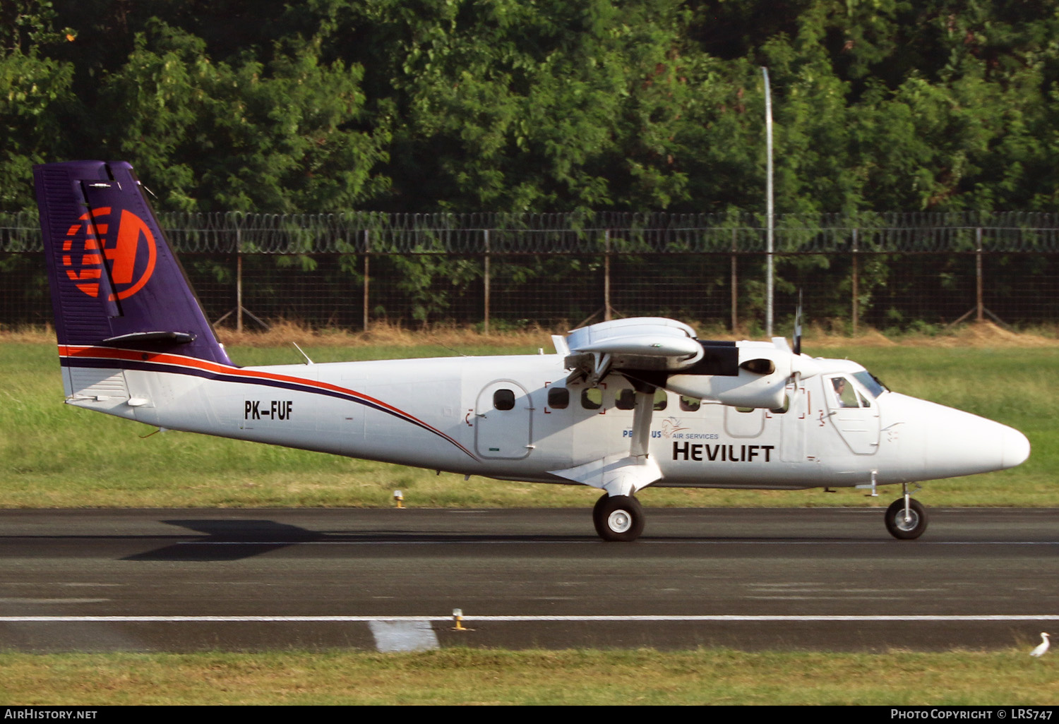 Aircraft Photo of PK-FUF | De Havilland Canada DHC-6-300 Twin Otter | Hevilift | AirHistory.net #282764