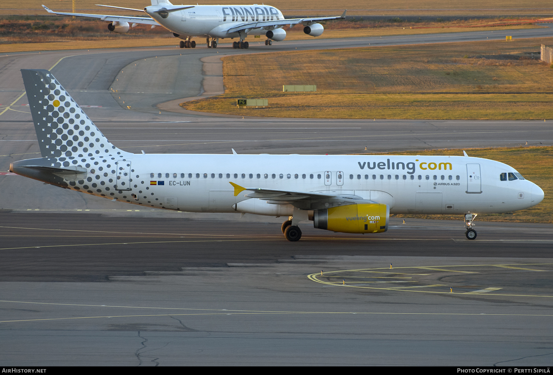 Aircraft Photo of EC-LUN | Airbus A320-232 | Vueling Airlines | AirHistory.net #282808