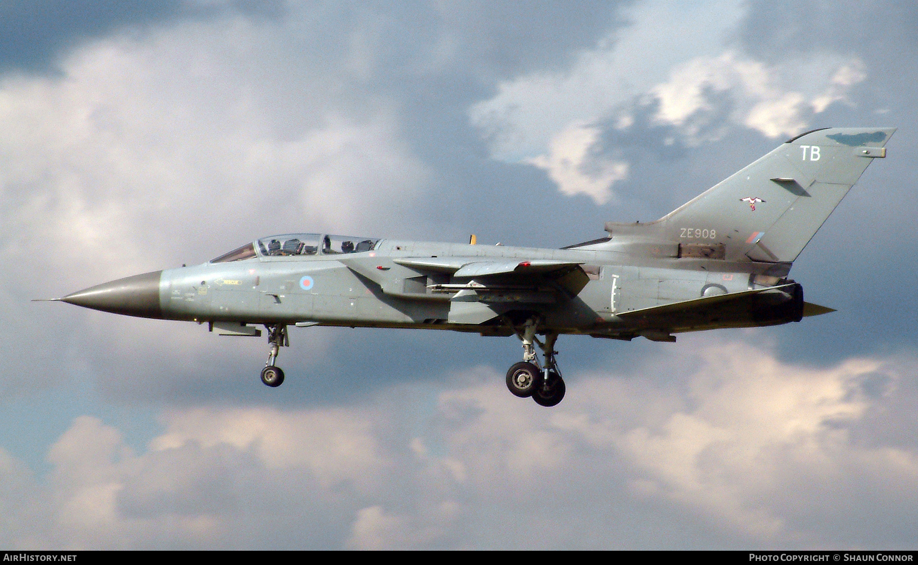 Aircraft Photo of ZE908 | Panavia Tornado F3 | UK - Air Force | AirHistory.net #282810