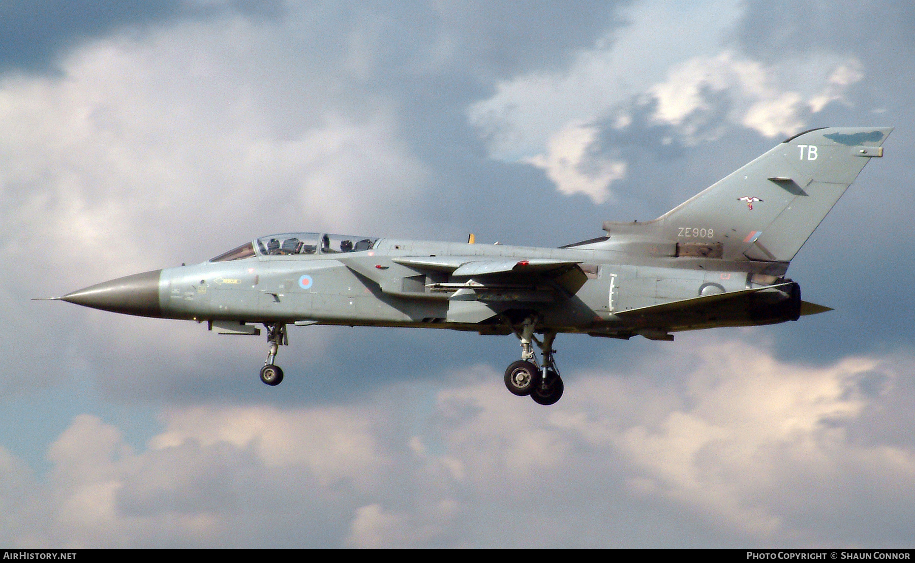 Aircraft Photo of ZE908 | Panavia Tornado F3 | UK - Air Force | AirHistory.net #282810
