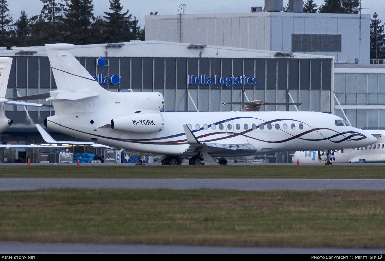 Aircraft Photo of M-YORK | Dassault Falcon 7X | AirHistory.net #282833