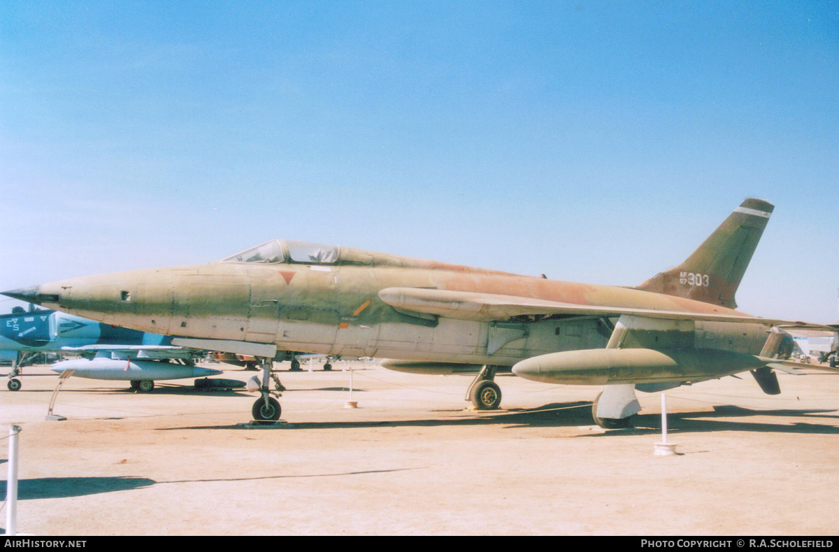 Aircraft Photo of 57-5803 / AF57-803 | Republic F-105B Thunderchief | USA - Air Force | AirHistory.net #282900