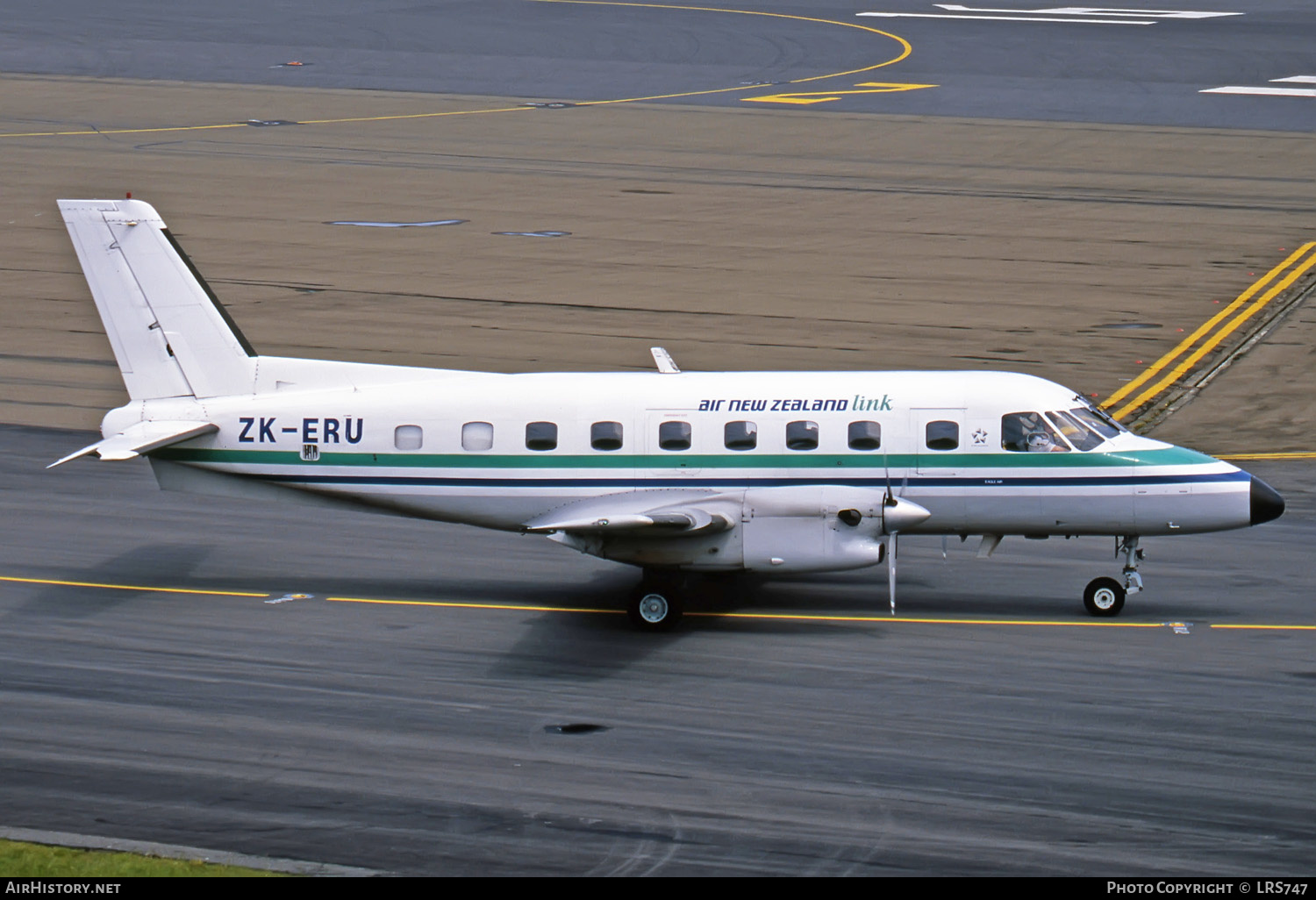 Aircraft Photo of ZK-ERU | Embraer EMB-110P1 Bandeirante | Air New Zealand Link | AirHistory.net #283013