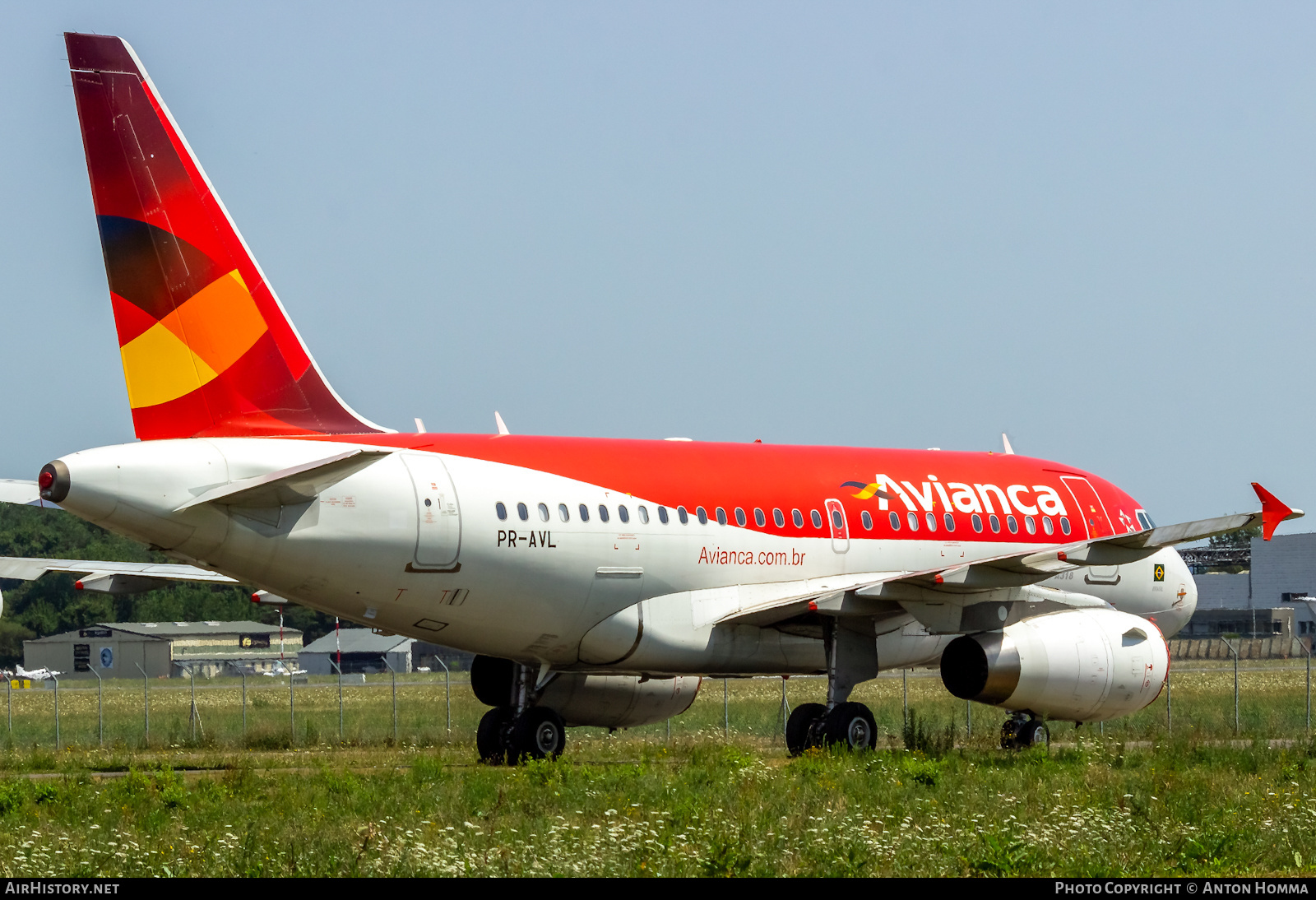 Aircraft Photo of PR-AVL | Airbus A318-121 | Avianca | AirHistory.net #283077