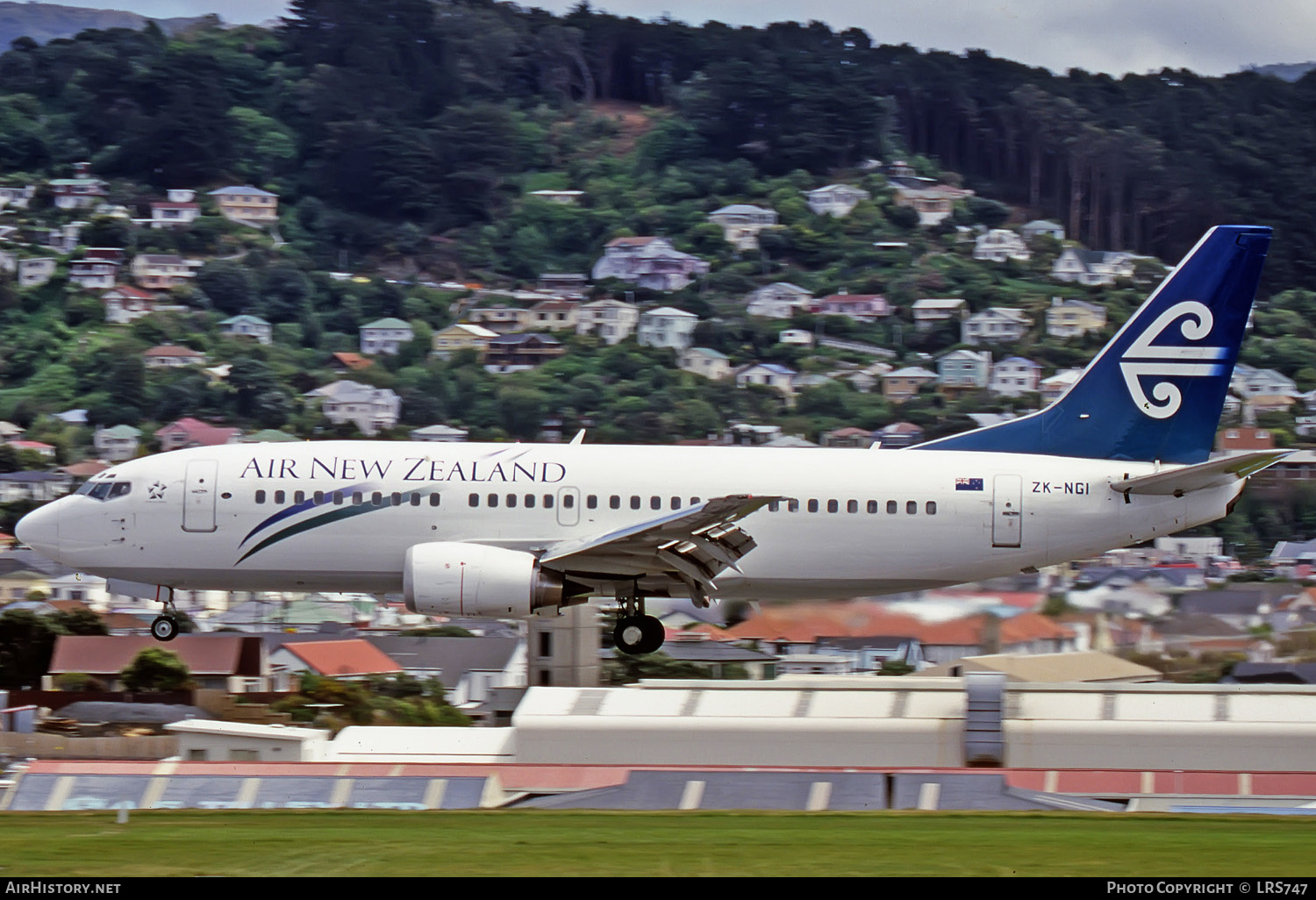 Aircraft Photo of ZK-NGI | Boeing 737-319 | Air New Zealand | AirHistory.net #283091