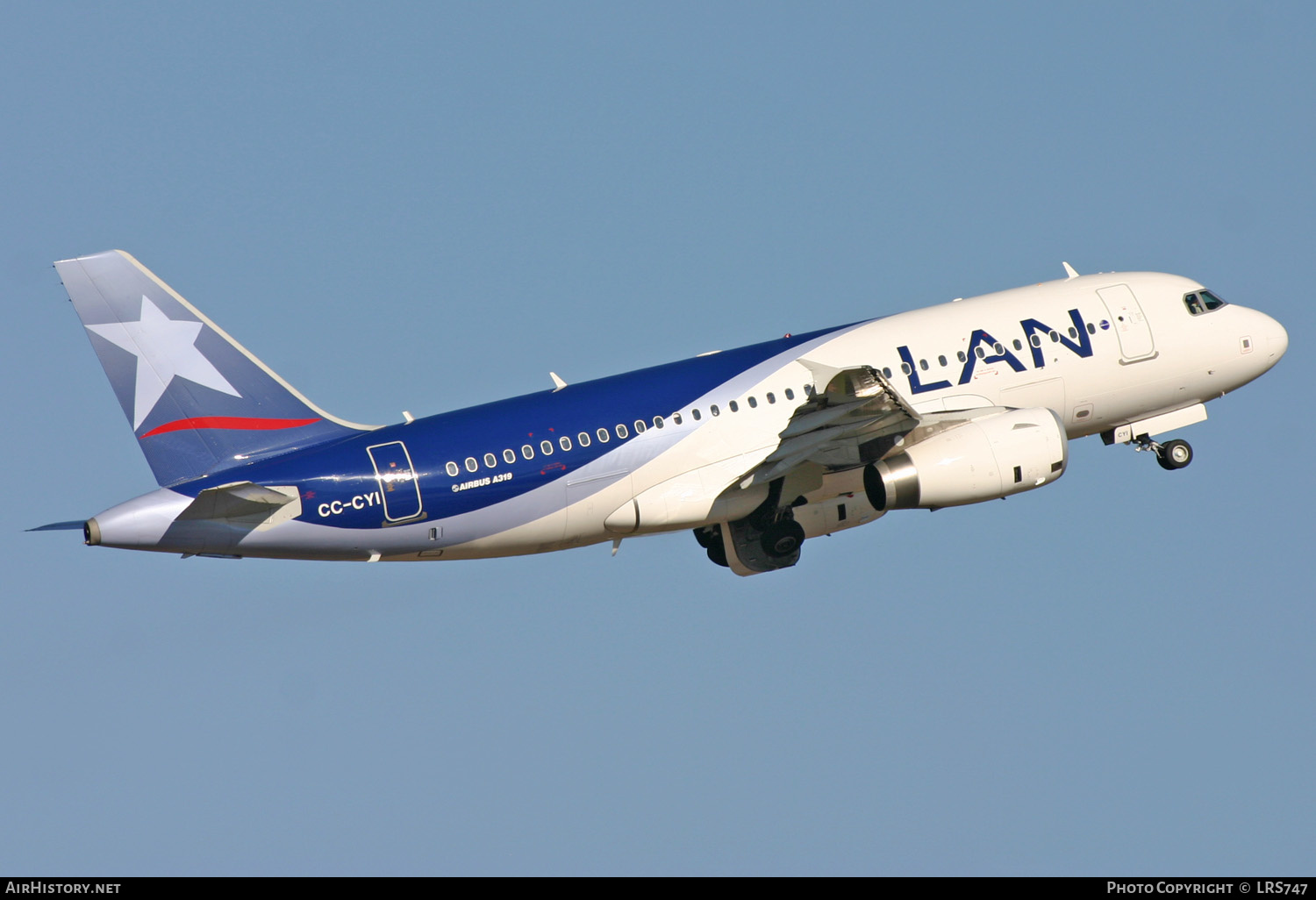 Aircraft Photo of CC-CYI | Airbus A319-132 | LAN Airlines - Línea Aérea Nacional | AirHistory.net #283117